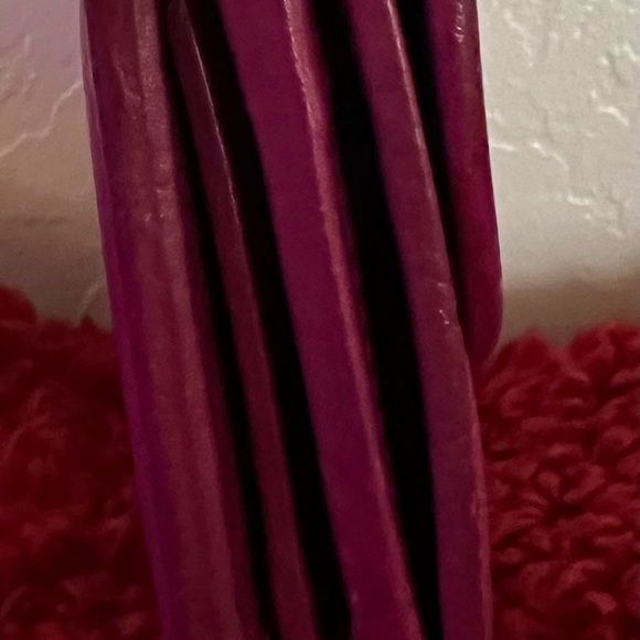 CHRISTIAN DIOR AUTHENTIC PINK COMPACT WALLET WITH GOLD TONE ACCENT. EUC. - Picture 9 of 10